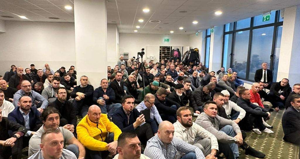 Freitagspredigt des Reisu-l-ulema  der Islamischen Gemeinschaft in Bosnien und Herzegowina