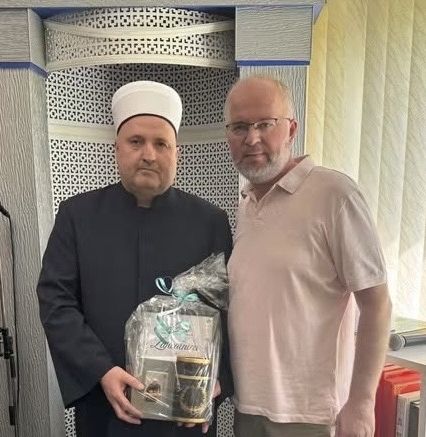Priznanje za dvije decenije predanog hizmeta džematu Hidaje
